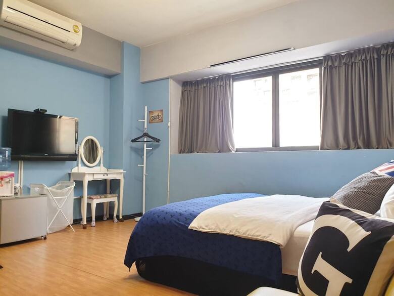 Hotel Meow Meow Hostel