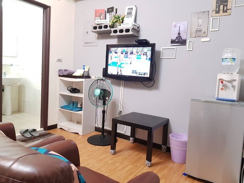 Hotel Meow Meow Hostel