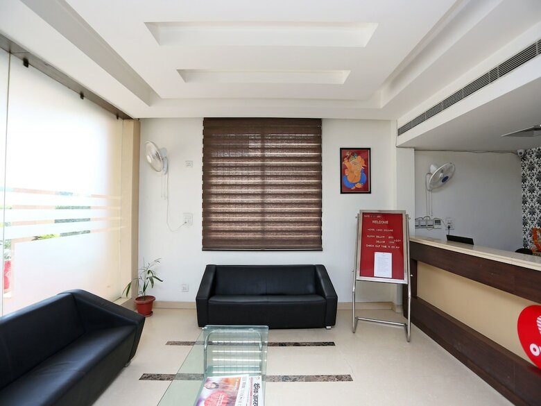 Hotel Oyo 8536 Azad Square