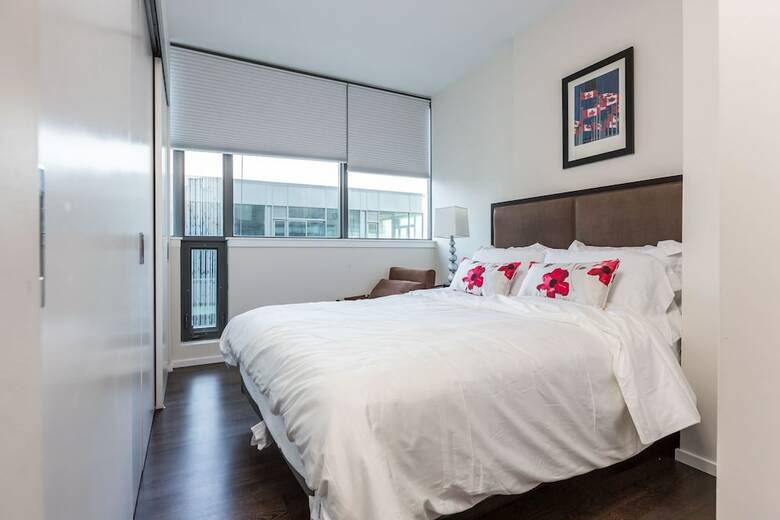 Applewood Suites - 2 Bdrm King & Spadina