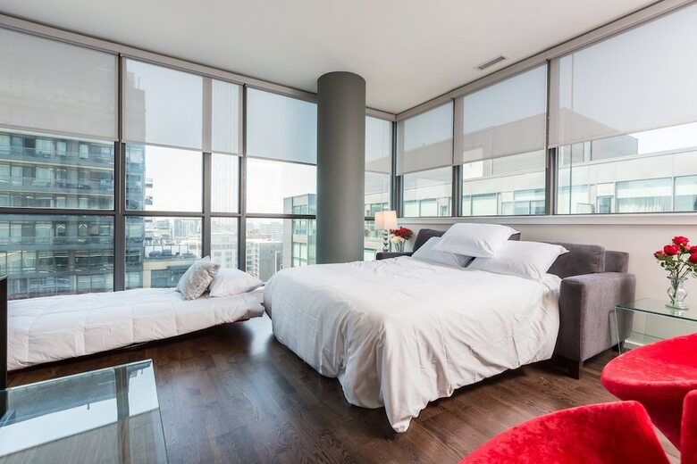 Applewood Suites - 2 Bdrm King & Spadina