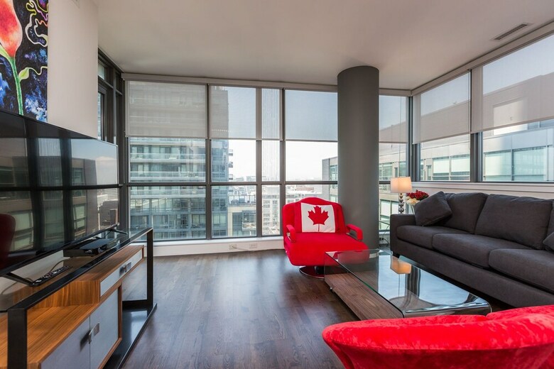 Applewood Suites - 2 Bdrm King & Spadina