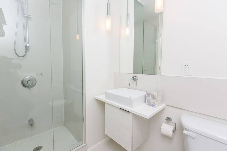 Applewood Suites - 2 Bdrm King & Spadina