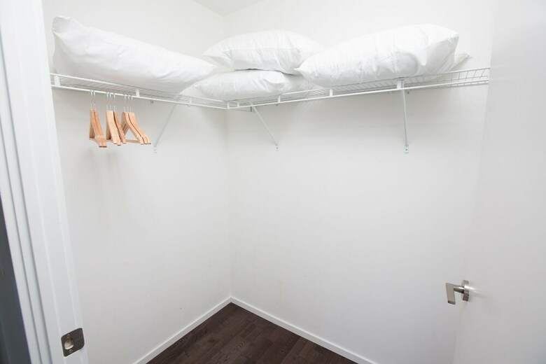 Applewood Suites - 2 Bdrm King & Spadina