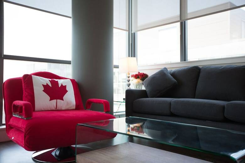 Applewood Suites - 2 Bdrm King & Spadina