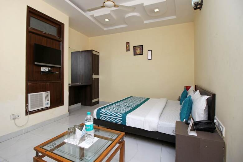 Hotel Oyo 7353 Ambrosia