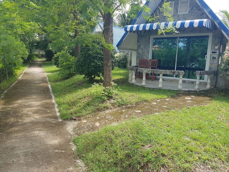 Castle Howchow Beach Resort Hotel