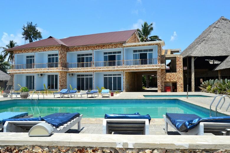 Hotel Serene Beach Resort