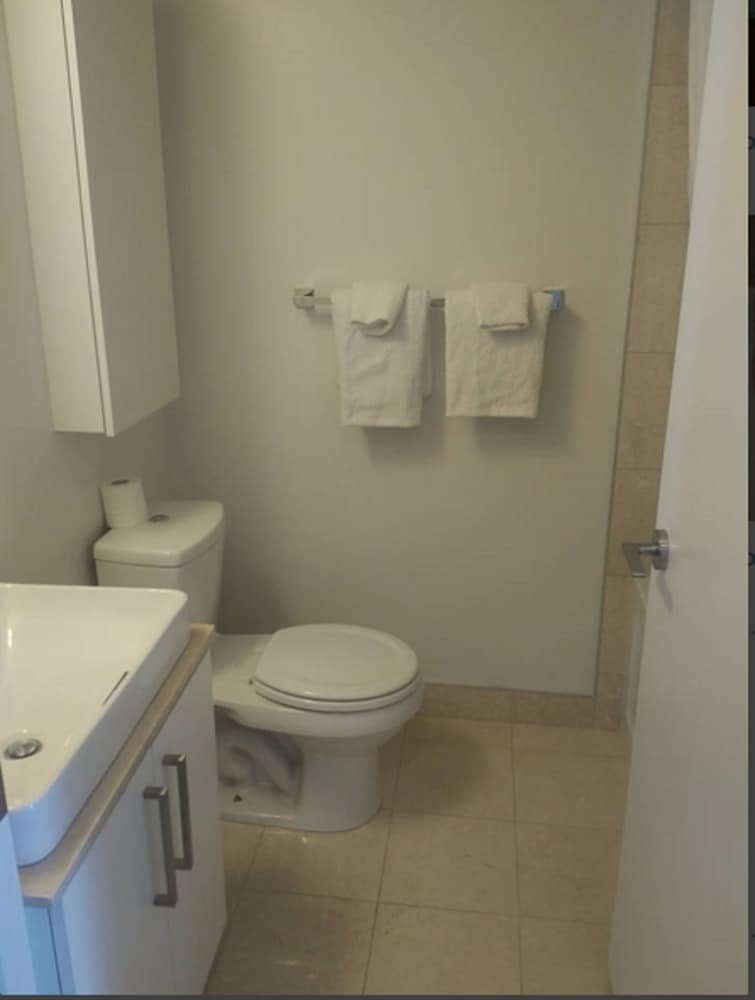 Trinity Suites - Condo On York Street I