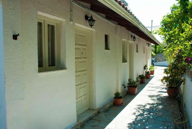 Hotel Angela Studios Paxos