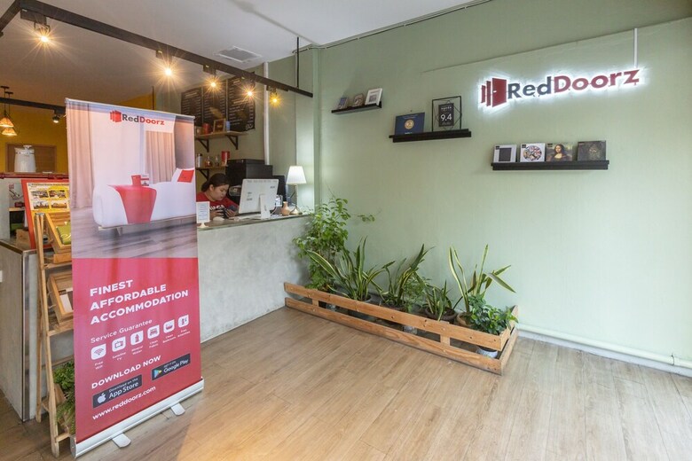 Hostal Reddoorz @ Folk Poshtel Silom