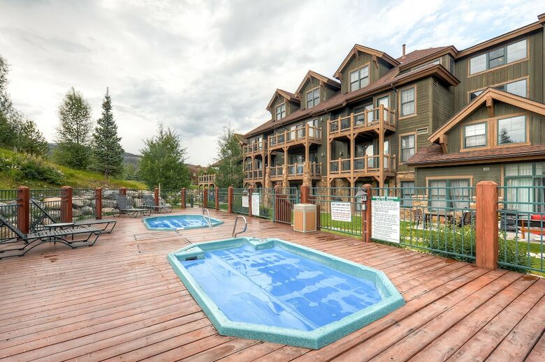 North Breckenridge - Golf Course By Crmr