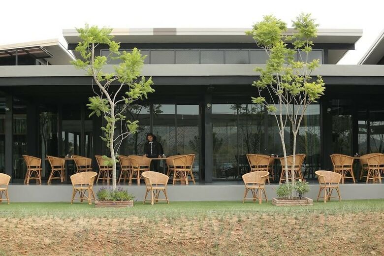 Navela Hotel & Banquet
