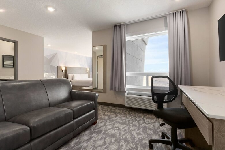 Hotel Days Inn By Wyndham Calgary North Balzac