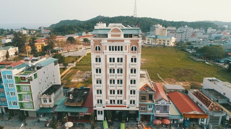 Hoang Trung Co To Hotel