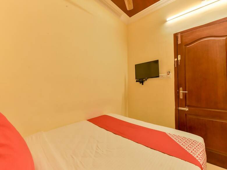 Hotel Oyo 8214 Malabar Plaza Residency 1