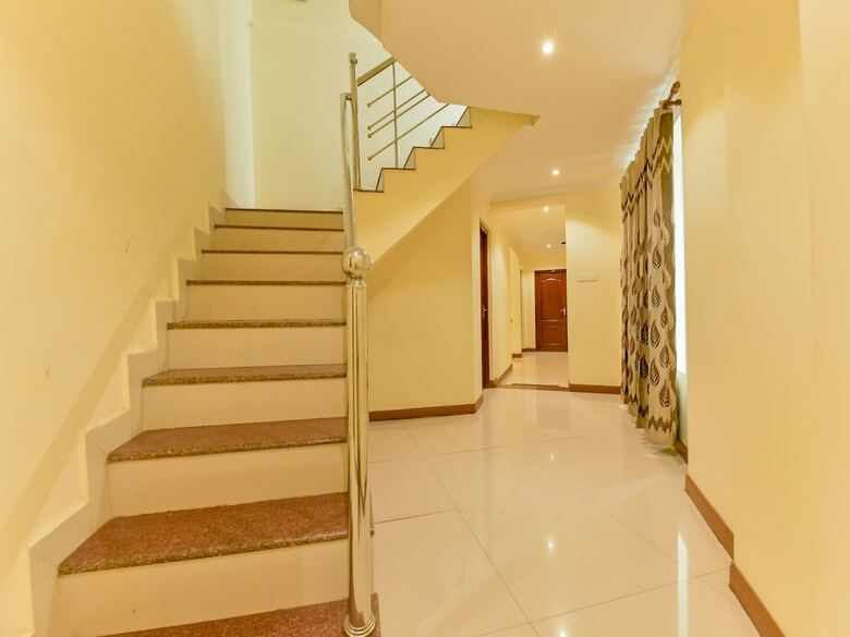 Hotel Oyo 8214 Malabar Plaza Residency 1