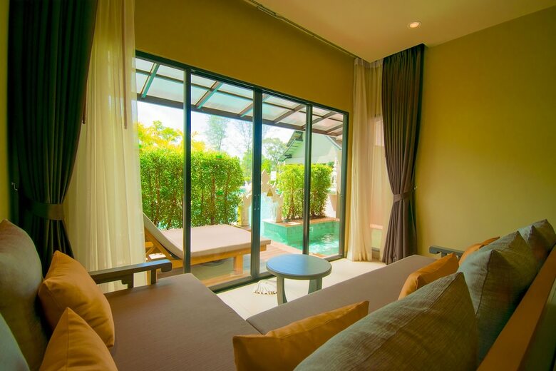 Hotel Maikhao Palm Beach Resort