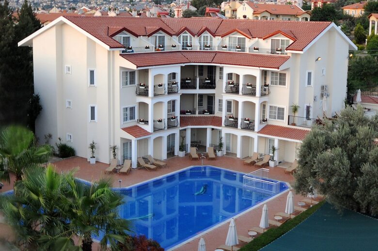 Sea Breeze Hotel & Apartments