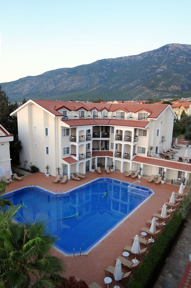 Sea Breeze Hotel & Apartments