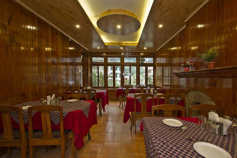 Oyo 8895 Hotel Pine Grove