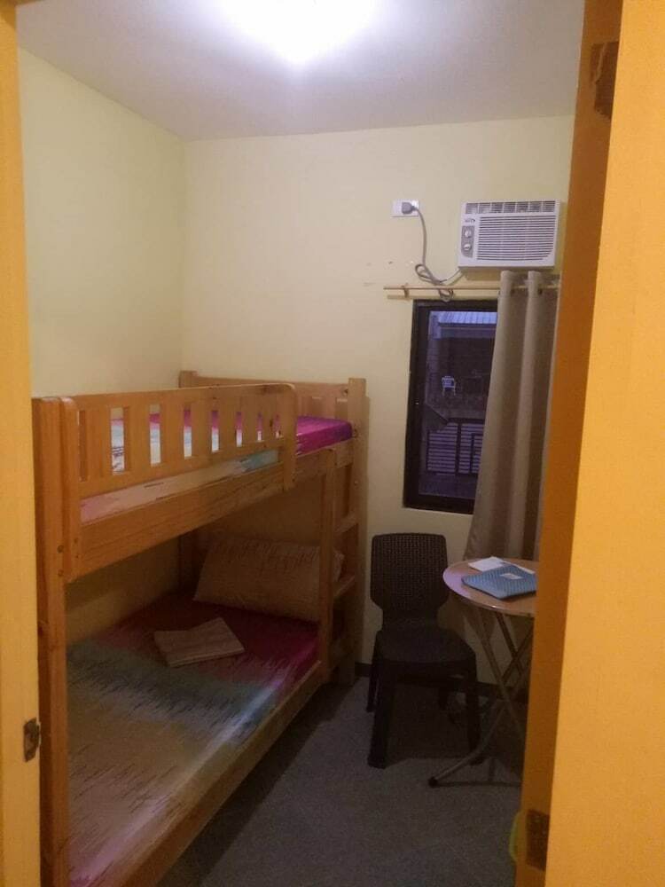 Hostal Despacito Rooms Near Airport