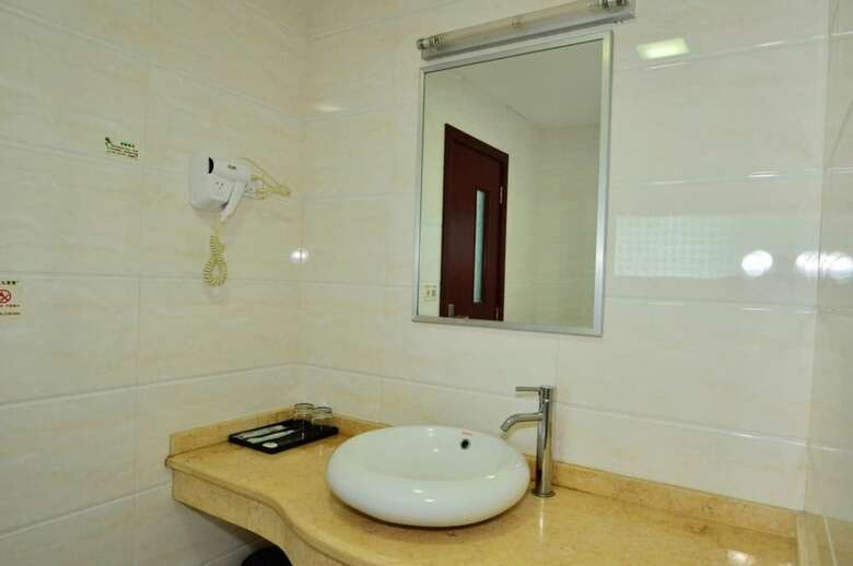 Sanya Jiulixiang Business Hotel