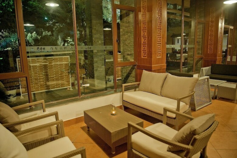 Guilin Crystal Crescent Moon Hotel