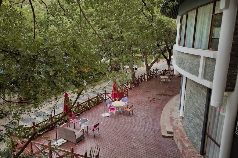 Guilin Crystal Crescent Moon Hotel