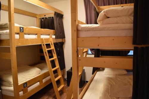 Hostal Hop Step Inn - Hostel