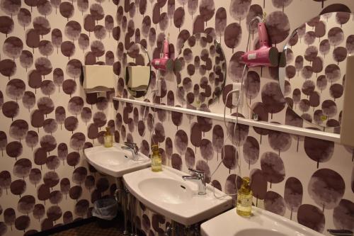 Hostal Hop Step Inn - Hostel
