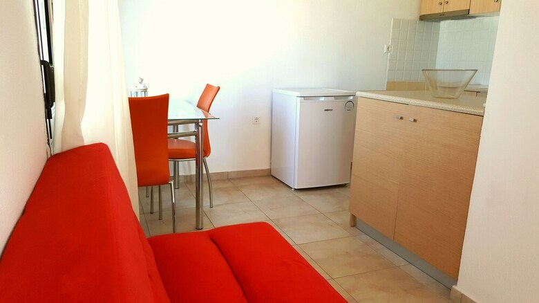 Bungalow White Apartments And Suites