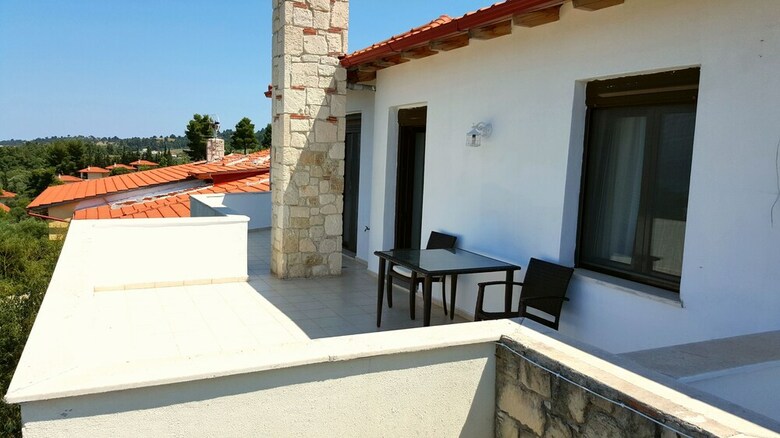 Bungalow White Apartments And Suites