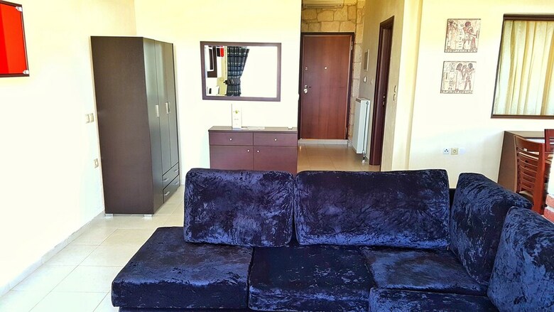 Bungalow White Apartments And Suites