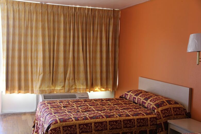 Hotel Lonestar Inn & Suites