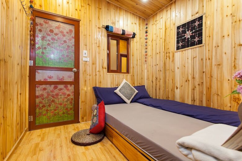 Hotel Little View Homestay