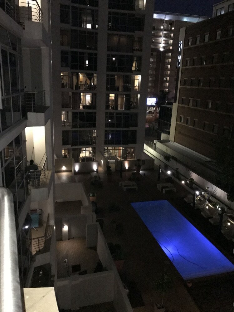 Apartamentos First Divine Suites - Hydro Park