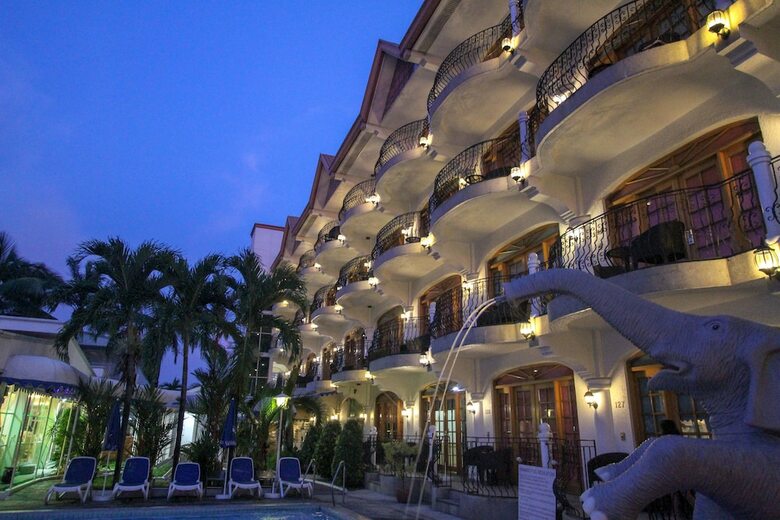 Clarkton Hotel