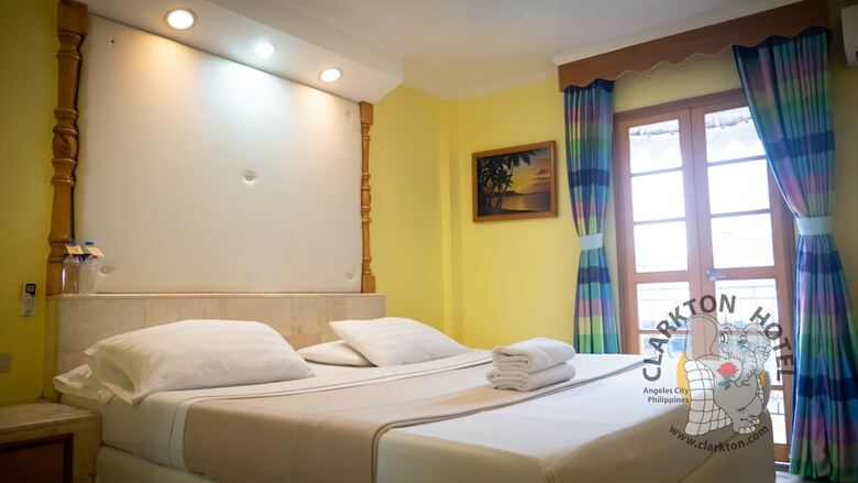 Clarkton Hotel