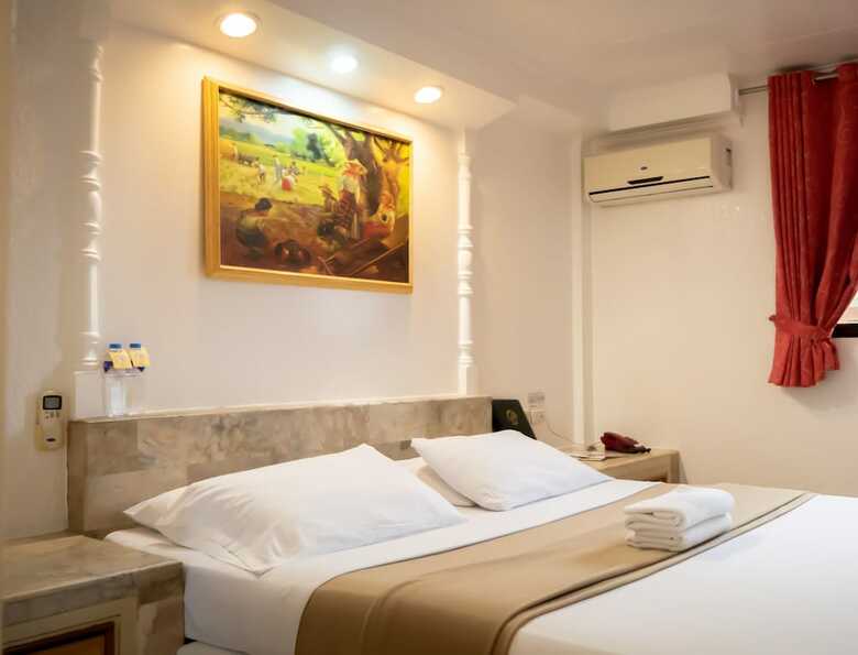 Clarkton Hotel