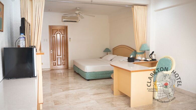 Clarkton Hotel