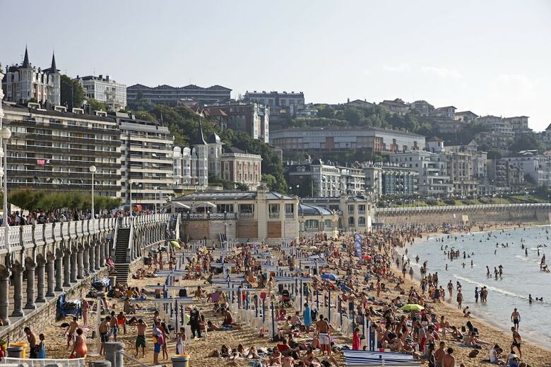 Playa de La Concha 3 Apartment By Feelfree Rentals