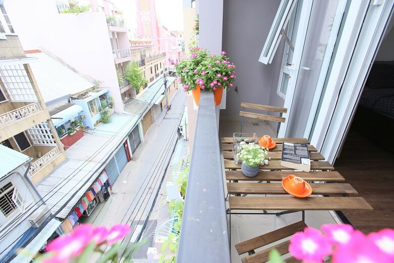 Hotel The Nguyens Caf� Dct