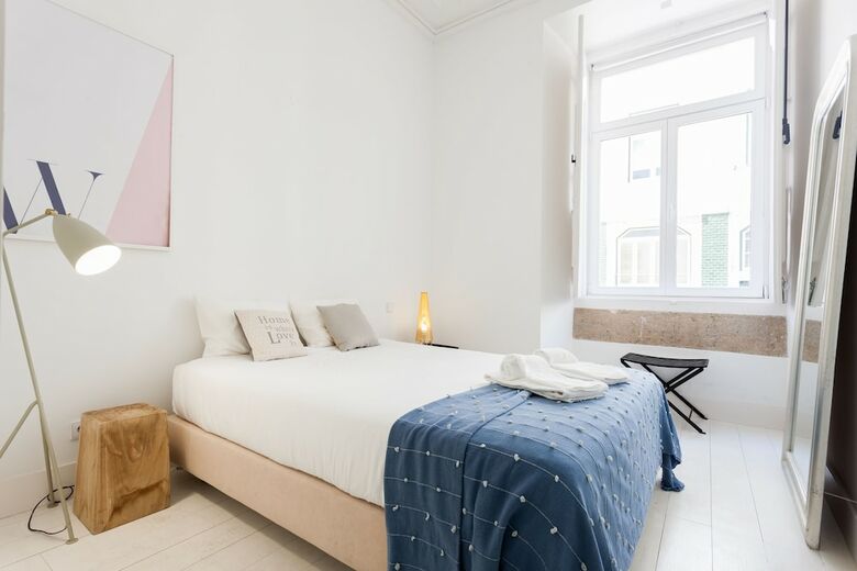 Baixa Tile Blue Two-bedroom Apartment - By Lu Holidays
