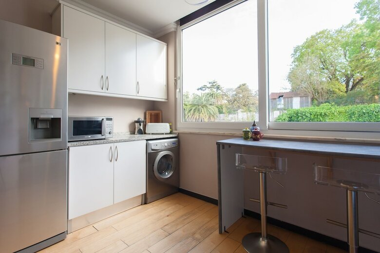 Liberty Penthouse Three-bedroom Apartment - By Lu Holidays
