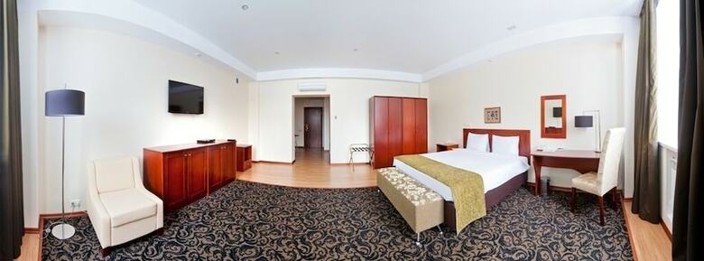 Benefit Plaza Congress Hotel