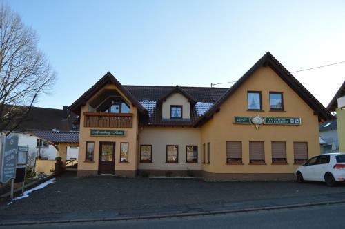 Hostal Gasthaus Und Pension Mombergstube