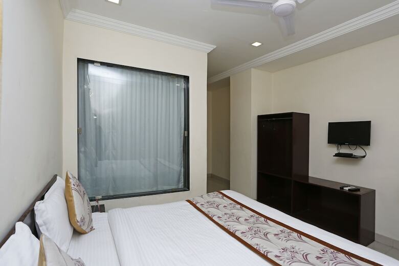 Oyo 2229 Hotel Golden Wings