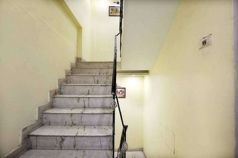 Oyo 7445 Hotel Amritsar Residency