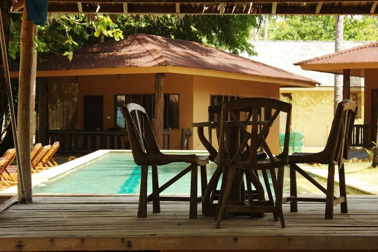 Hotel Melina's Beach Front Bungalow